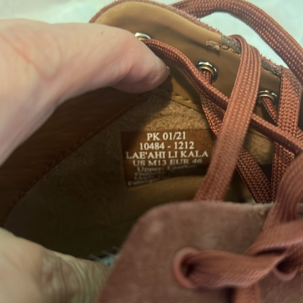 Like New OluKai Lae'ahi Li Kala Aloha Suede Sneaker Shoes Men's Sz 13M. - Picture 14 of 16